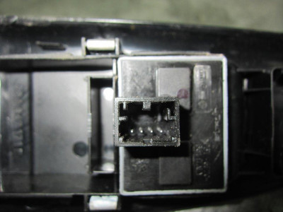 MANDO ELEVALUNAS DELANTERO IZQUIERDO, VOLKSWAGEN, POLO V (6C1)