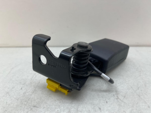 ENGANCHE CINTURON TRASERO DERECHO Mercedes-Benz CLASE CLA (BM 117) 