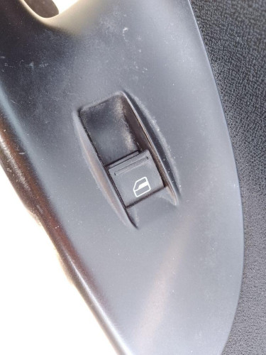 MANDO ELEVALUNAS DELANTERO DERECHO Volkswagen PASSAT BERLINA (3C2) 