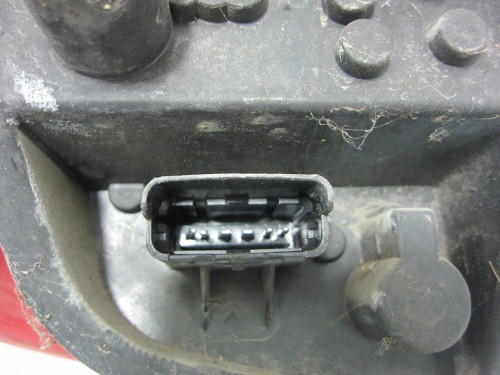  PILOTO TRASERO DERECHO RENAULT CLIO III 