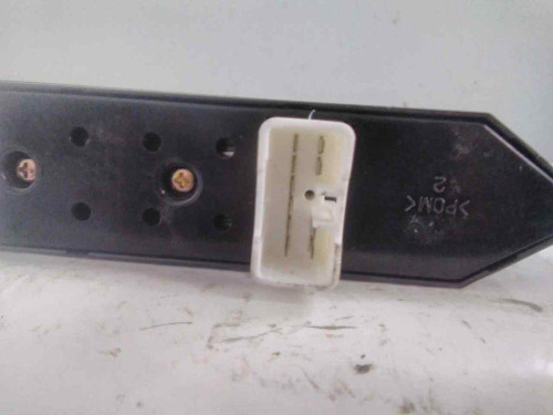  MANDO ELEVALUNAS DELANTERO DERECHO Kia SPORTAGE (KM) 