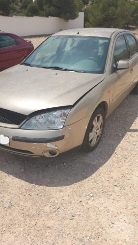FORD MONDEO BERLINA (GE) — vehículo donante para recambios 