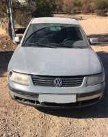 VOLKSWAGEN PASSAT BERLINA (3B2)