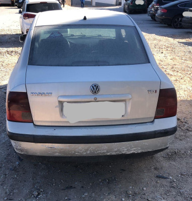 VOLKSWAGEN PASSAT BERLINA (3B2)
