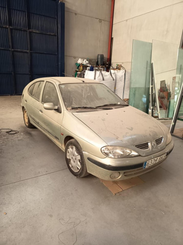 RENAULT MEGANE I FASE 2 CLASSIC (LA...) — vehículo donante para recambios 