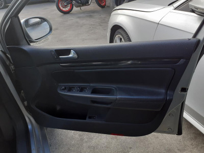 JUEGO TAPIZADOS / CARTONERAS, VOLKSWAGEN, GOLF V (1K1)(10.2003)