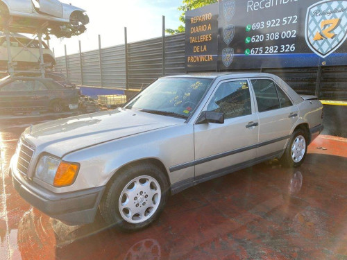  MERCEDES-BENZ CLASE 124 (BM 124) BERLINA 