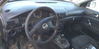 VOLKSWAGEN PASSAT BERLINA (3B3)