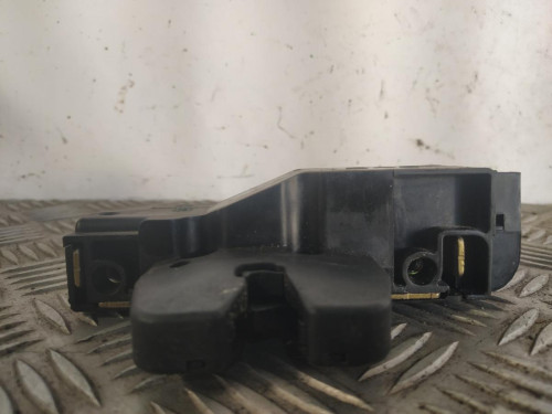 CERRADURA MALETERO / PORTON 