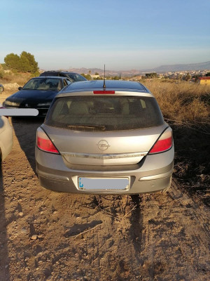 OPEL ASTRA H BERLINA