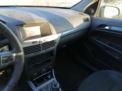 OPEL ASTRA H BERLINA
