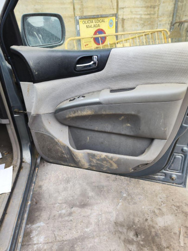 GUARNECIDO PUERTA DELANTERA DERECHA KIA CARNIVAL 