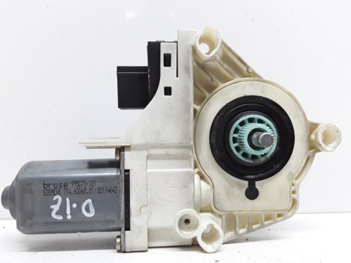 MOTOR ELEVALUNAS DELANTERO IZQUIERDO Audi A6 AVANT (4F5) 