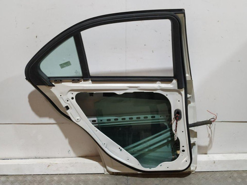  PUERTA TRASERA IZQUIERDA Mercedes-Benz CLASE C (BM 204) BERLINA 