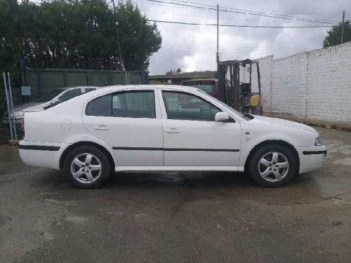  SKODA OCTAVIA BERLINA (1U2) 