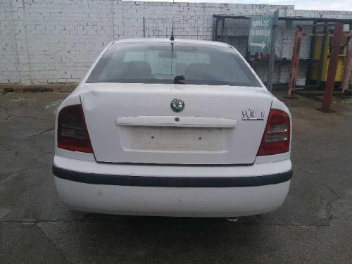  SKODA OCTAVIA BERLINA (1U2) 