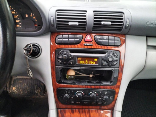  MERCEDES-BENZ CLASE C (BM 203) BERLINA 