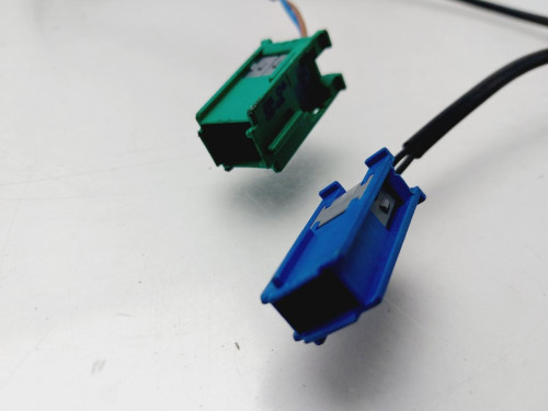 ENGANCHE CINTURON DELANTERO IZQUIERDO Opel ASTRA H BERLINA 