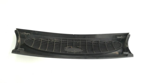 REJILLA DELANTERA 