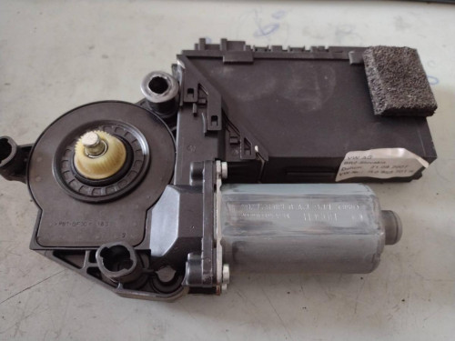  MOTOR ELEVALUNAS DELANTERO DERECHO Citroen XSARA PICASSO 