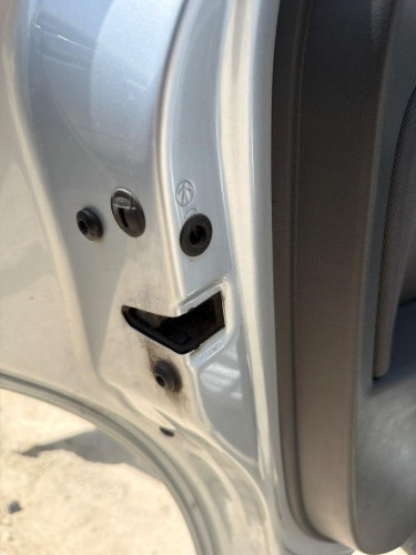 CERRADURA PUERTA TRASERA IZQUIERDA Seat LEON (1P1) 