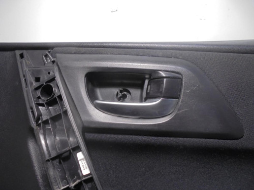 GUARNECIDO PUERTA DELANTERA DERECHA Toyota AURIS (E18) 
