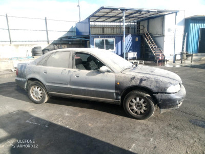 AUDI A4 BERLINA (B5)