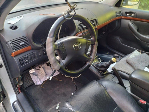  TOYOTA AVENSIS BERLINA (T25) 