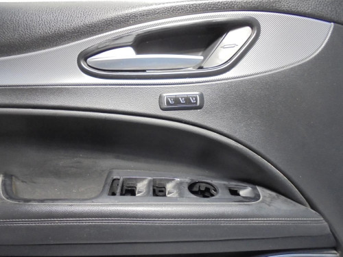 GUARNECIDO PUERTA DELANTERA IZQUIERDA Alfa Romeo STELVIO (630) 