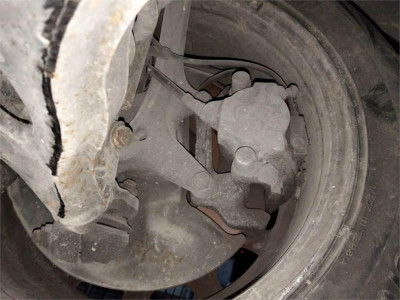 PINZA DE FRENO DELANTERA IZQUIERDA