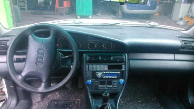 AUDI A6 BERLINA (C4)