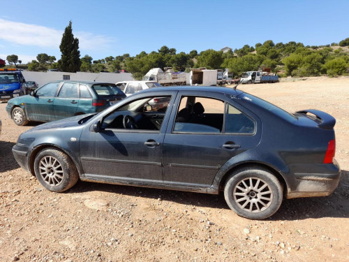 VOLKSWAGEN BORA BERLINA (1J2)(1998) — автомобиль-донор на запчасти 