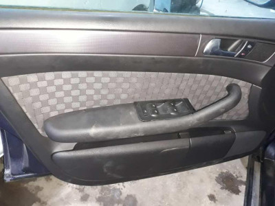 AUDI A6 BERLINA (4B2)