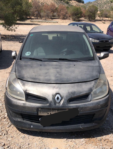 RENAULT CLIO III — автомобиль-донор на запчасти 