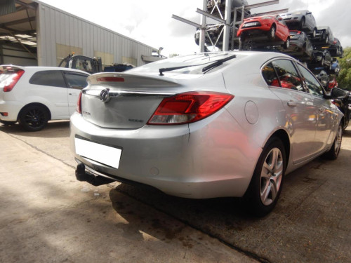  OPEL INSIGNIA BERLINA 
