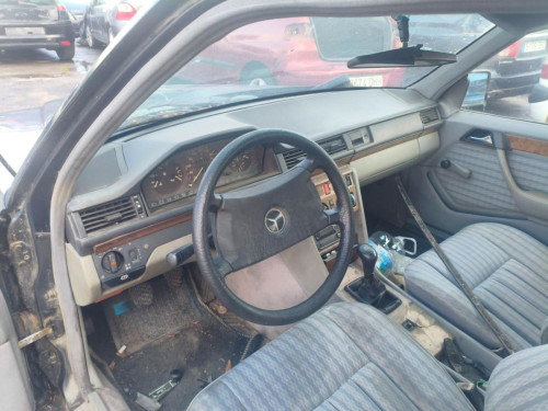  MERCEDES-BENZ CLASE 124 (BM 124) BERLINA 