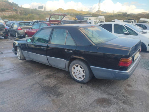  MERCEDES-BENZ CLASE 124 (BM 124) BERLINA 