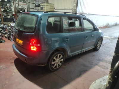 VOLKSWAGEN TOURAN (1T1)