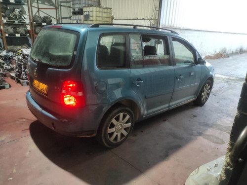 VOLKSWAGEN TOURAN (1T1) — vehículo donante para recambios 