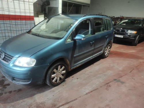 VOLKSWAGEN TOURAN (1T1) — vehículo donante para recambios 