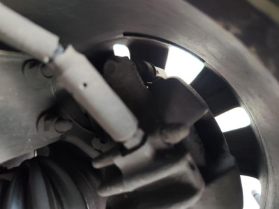 PINZA DE FRENO DELANTERA IZQUIERDA