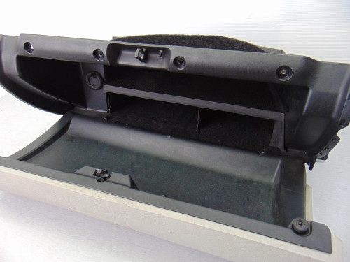  GUANTERA, MERCEDES-BENZ, CLASE A (BM 169) 