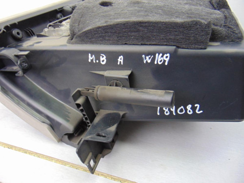  GUANTERA, MERCEDES-BENZ, CLASE A (BM 169) 