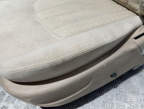 ASIENTO DELANTERO IZQUIERDO 