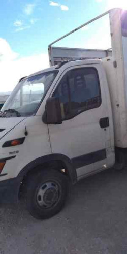 IVECO DAILY CAMIÓN/VOLQUETE — vehículo donante para recambios 