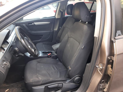 VOLKSWAGEN PASSAT BERLINA (362)