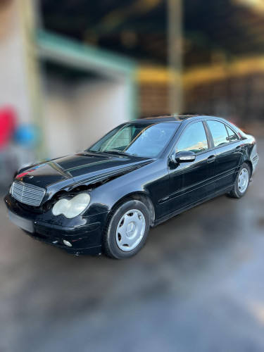 MERCEDES-BENZ CLASE C (BM 203) BERLINA de segunda mano