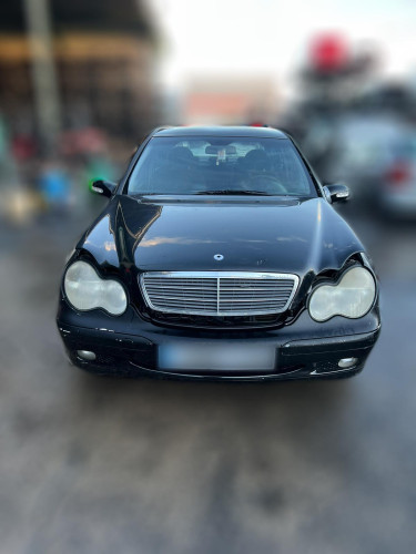 MERCEDES-BENZ CLASE C (BM 203) BERLINA de segunda mano