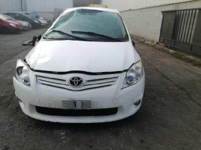 TOYOTA AURIS (E15)