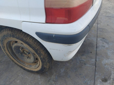 PARAGOLPES TRASERO Peugeot 106 (S2)(04.1996->)